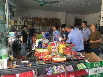 新雅街開展文化市場大排查行動暨“掃黃打非”宣傳活動，確保市場健康有序